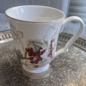 Vintage Charter Club 1997 SUMMER GROVE 12 oz CURRANTS Ceramic Coffee Tea Mug Cup